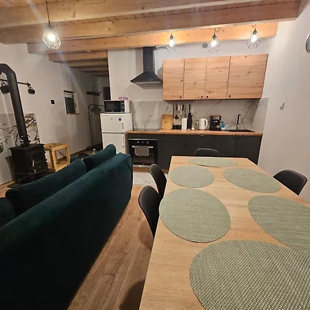 Nad Potokiem Z Alpakami *